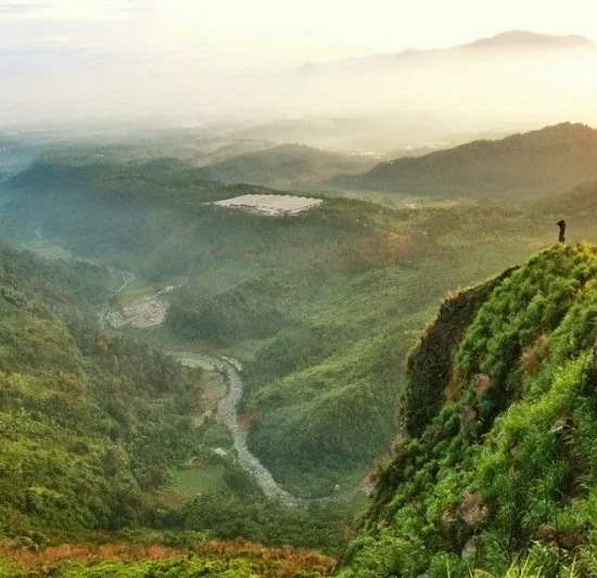 Jalur Trekking Gunung Batu Jonggol, Harga Paket & Panduan Lengkap